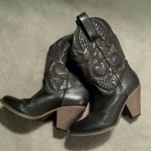 Women's cowboy boots